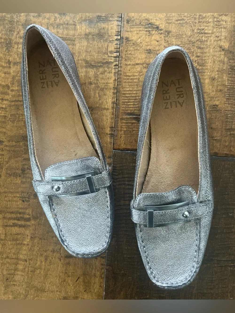 Naturalizer Gisella comfort flat metallic pewter faux leather loafers sz 8 - Picture 1 of 5